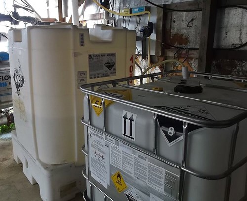 Article en-us | Acid tanks - PRO-MIX Acid Choices for Reducing Water Alkalinity.JPG Acid tanks - PRO-MIX Acid Choices for Reducing Water Alkalinity.JPG