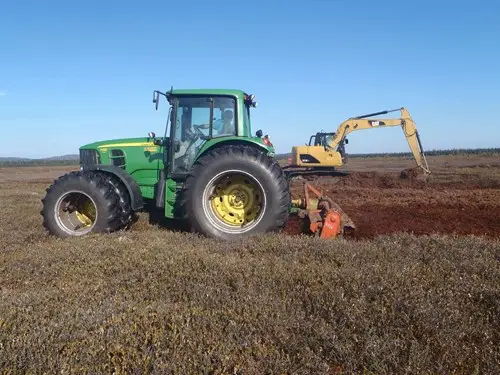 Harvesting and shredding of plants on a donor site